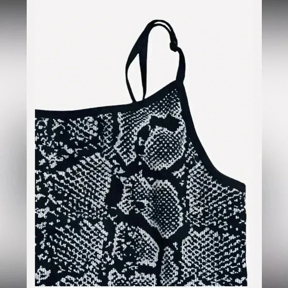 Apt 9 Tank Top Shirt sleeveless straps gray & black snake print stretch L/ XL - Picture 2 of 6